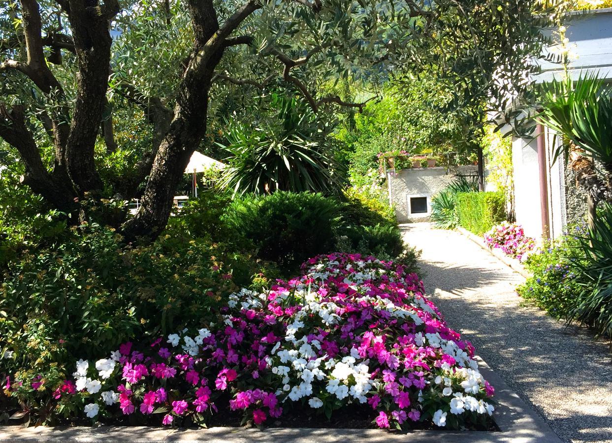 Appartamento IRIS 1 lago di Como Dongo Esterno foto